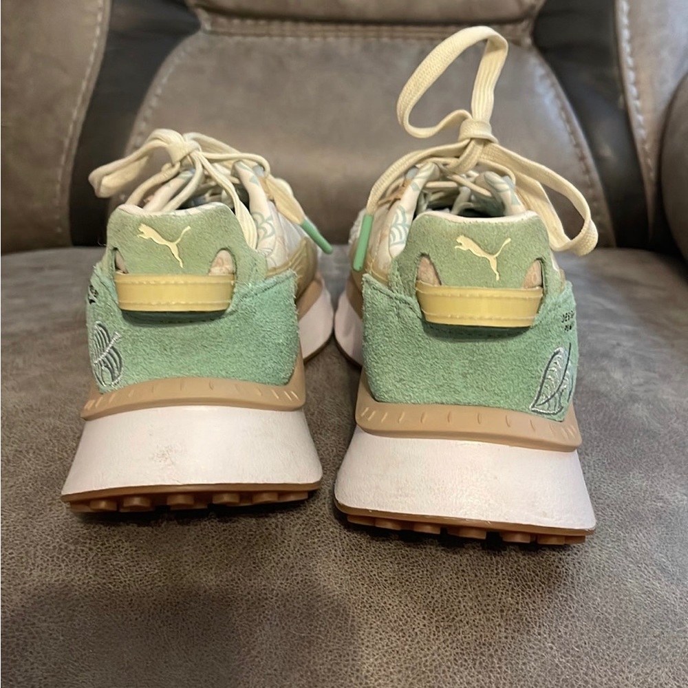 Puma Wild Rider Animal Crossing New Horizons shoes Kids Size 4 - Picture 4 of 8